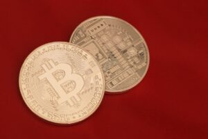 FXと仮想通貨はどちらに向いているのか、不向きな人は誰なのか？